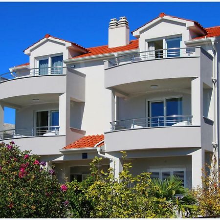 Apartments Silver Beauty Рогозниця Екстер'єр фото
