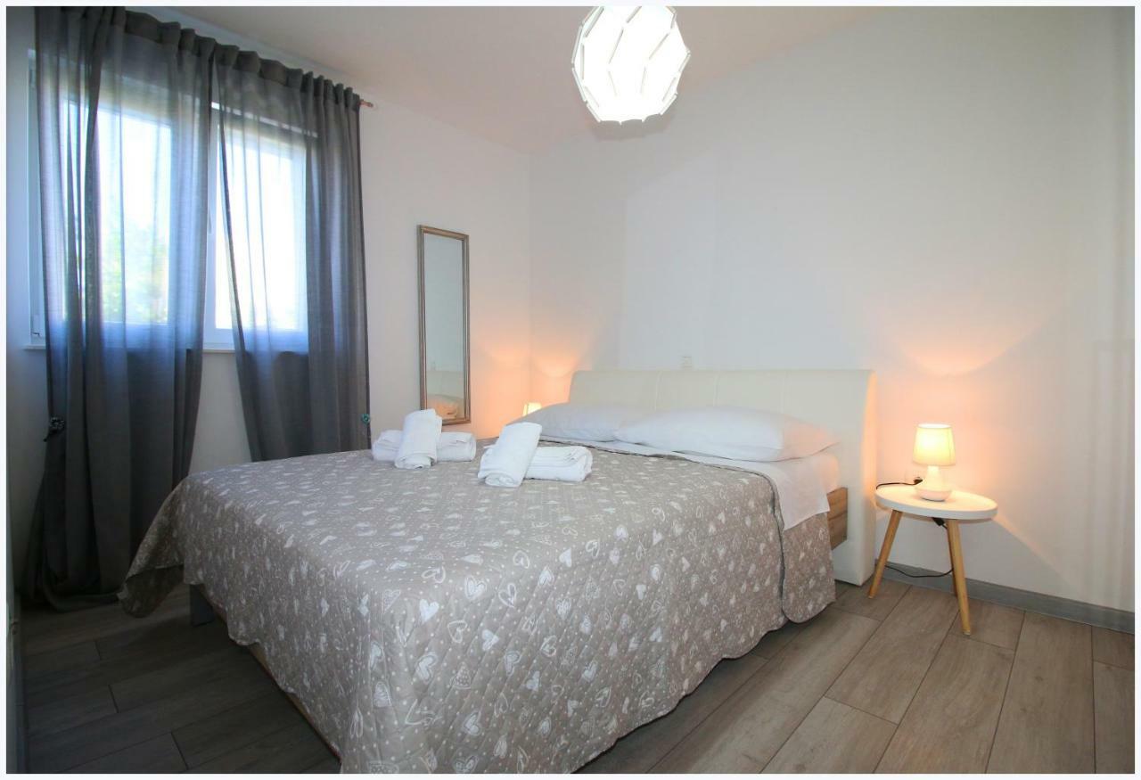 Apartments Silver Beauty Рогозниця Екстер'єр фото