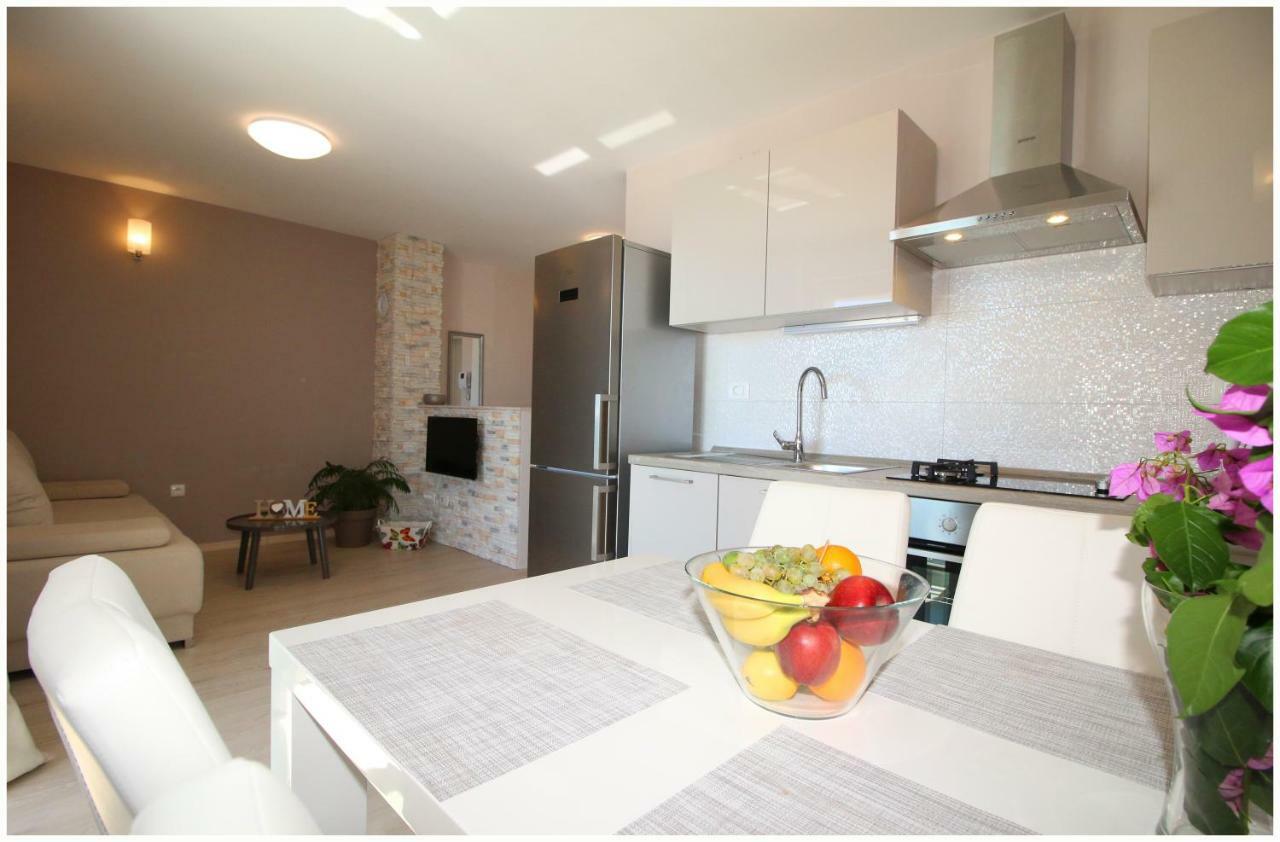 Apartments Silver Beauty Рогозниця Екстер'єр фото