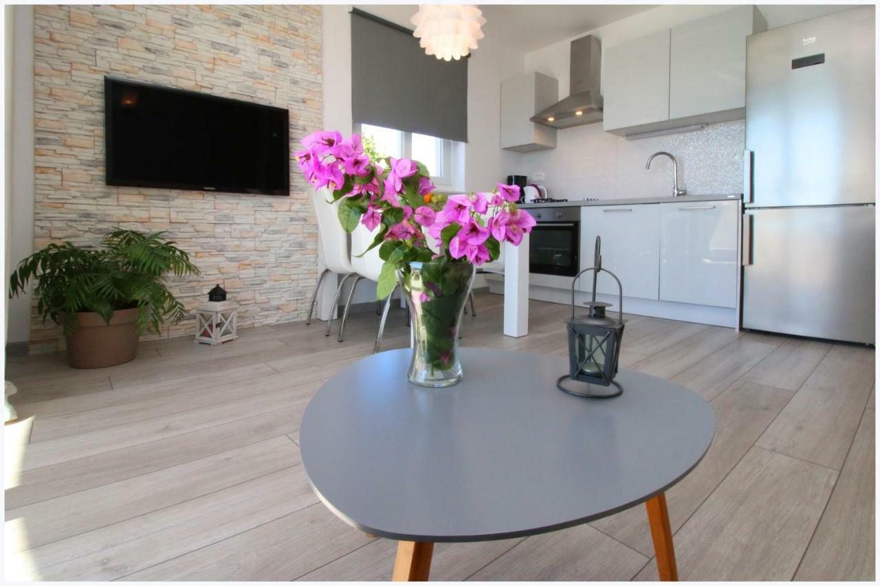 Apartments Silver Beauty Рогозниця Екстер'єр фото